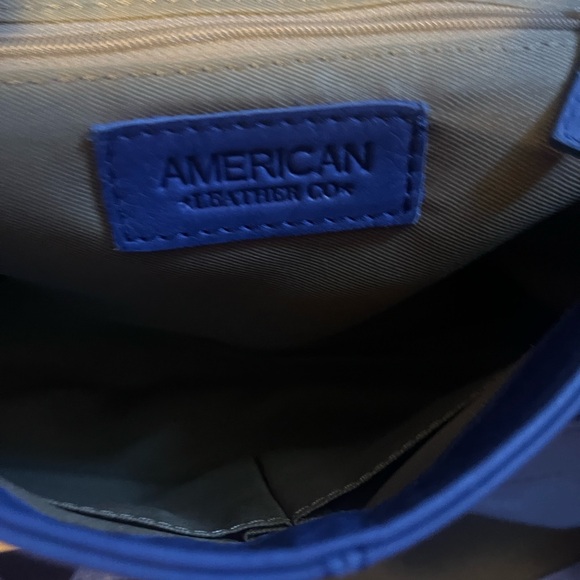 Vibrant Blue Shoulder Bag with Structured Design and Metallic Accents - Picture 10 of 11